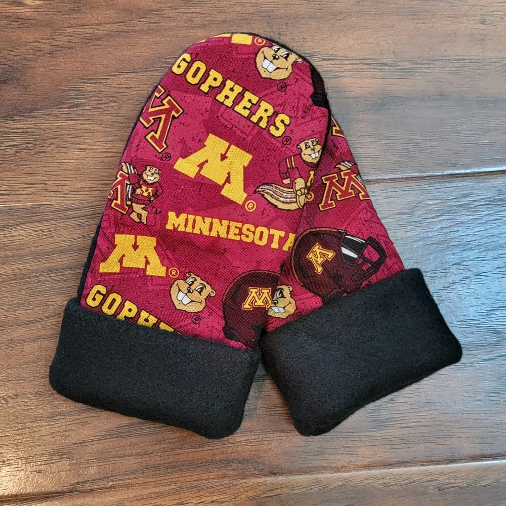Minnesota Golden Gophers U of M Fleece Fabric Kids Mittens